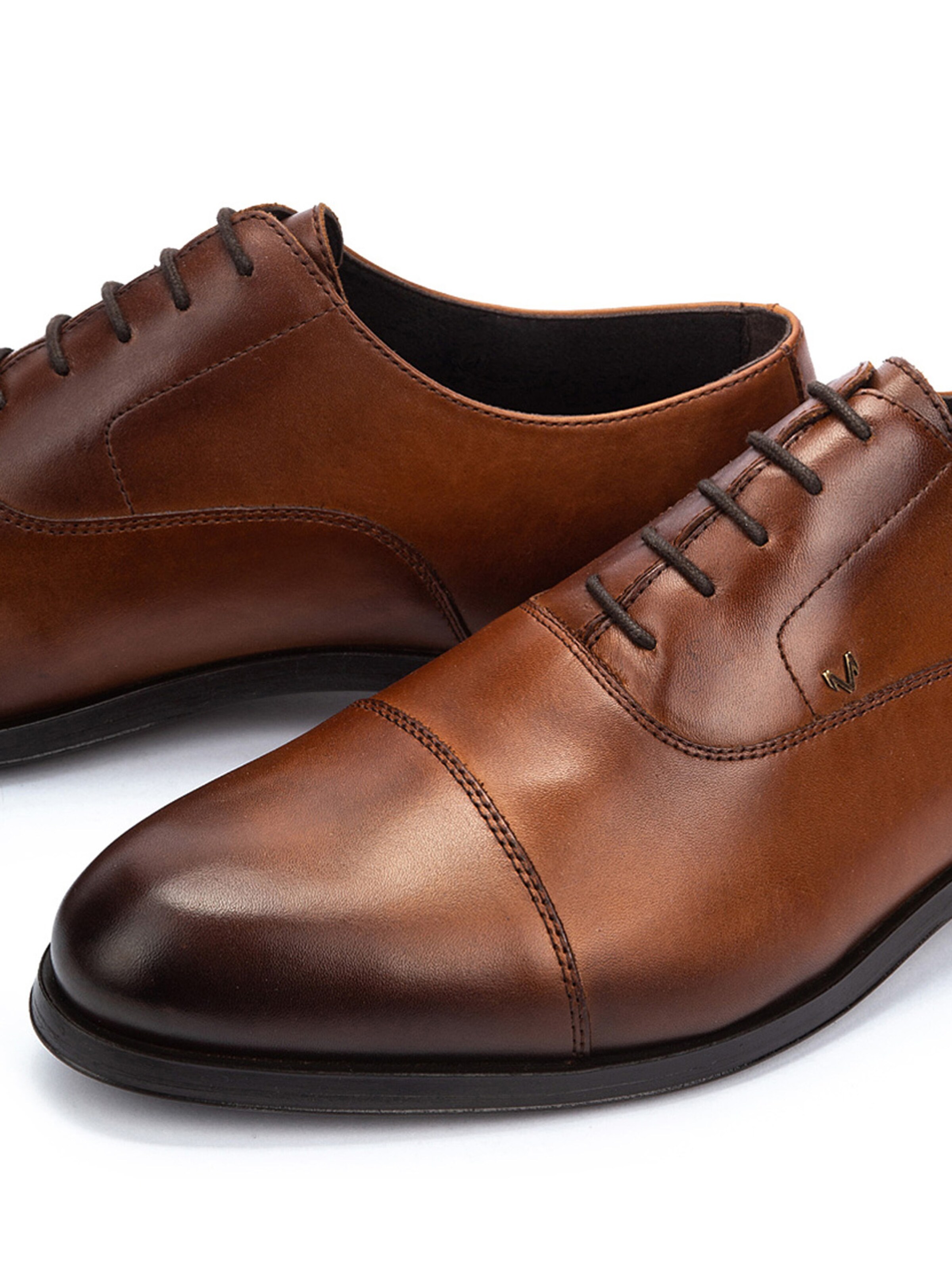 Martinelli Fűzős cipő 'Empire' - barna