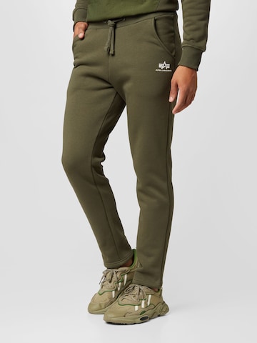 ALPHA INDUSTRIES Slimfit Broek in Groen: voorkant