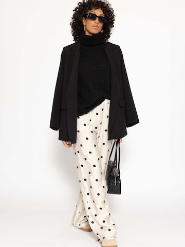 SASSYCLASSY Loosefit Hose‌‌‌‌‌‌‌ in Weiß: Vorderseite