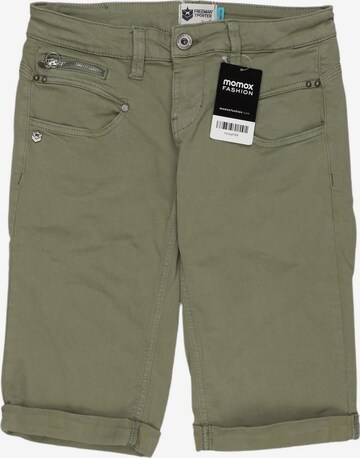 FREEMAN T. PORTER Shorts in S in Green: front