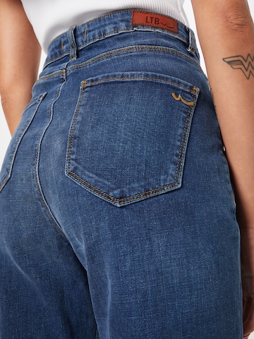 Coupe slim Jean 'Dores' LTB en bleu