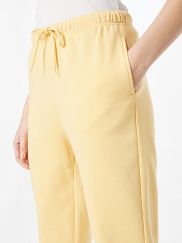 PIECES Tapered Pants 'Chilli' in Yellow