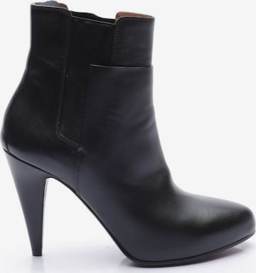 Balenciaga Dress Boots in 38,5 in Black: front