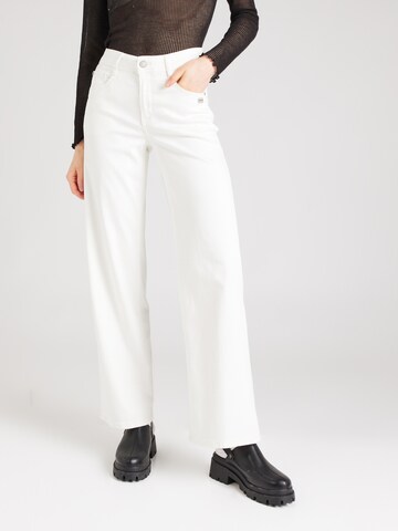 Gang Loose fit Jeans '94AMELIE' in White: front