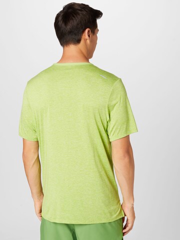 NIKE - Camiseta funcional 'Rise 365' en verde