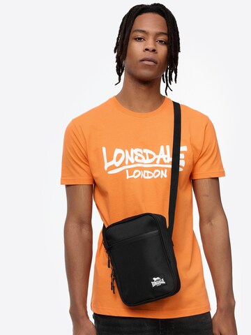 LONSDALE Umhängetasche ' POLEGATE ' in Schwarz: Vorderseite