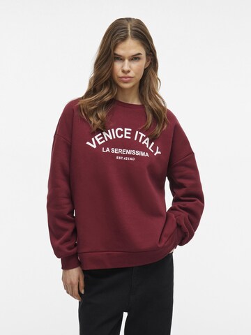 VILA Sweatshirt in Red: front