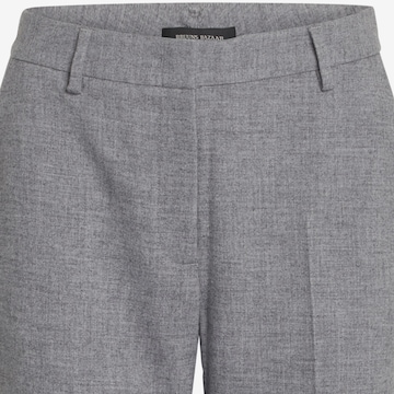 BRUUNS BAZAAR Regular Pleated Pants 'Cherry Vigga' in Grey