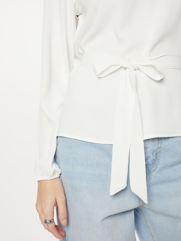ABOUT YOU Blouse 'Paula' in White