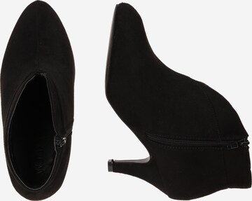 Wallis Ankle Boots in Schwarz