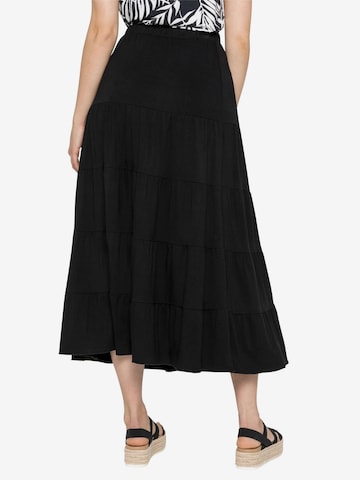 SHEEGO Skirt in Black