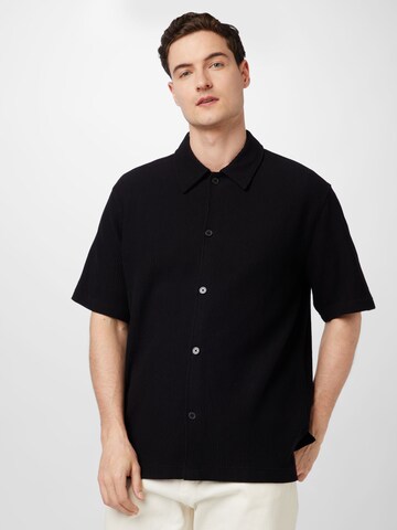WEEKDAY Comfort fit Button Up Shirt in Black: front