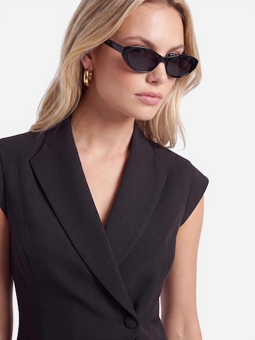 millane Vest in Black
