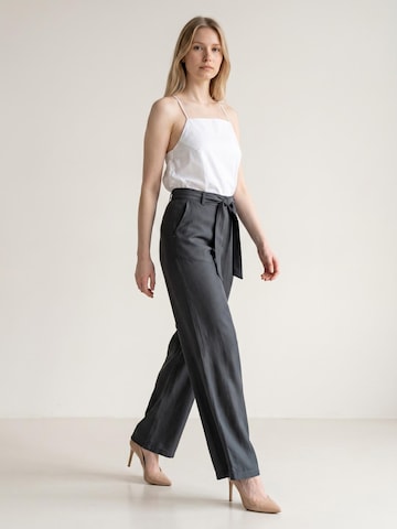 Viore Loosefit Bügelfaltenhose‌ in Grau