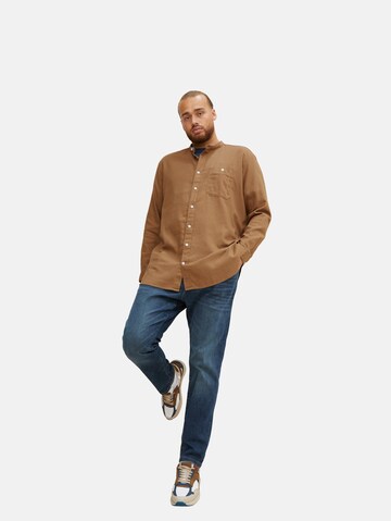 TOM TAILOR Men + Regular fit Button Up Shirt in Brown