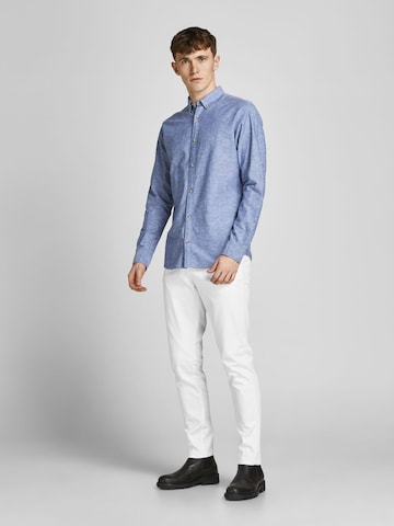 Coupe slim Pantalon chino 'Marco Bowie' JACK & JONES en blanc