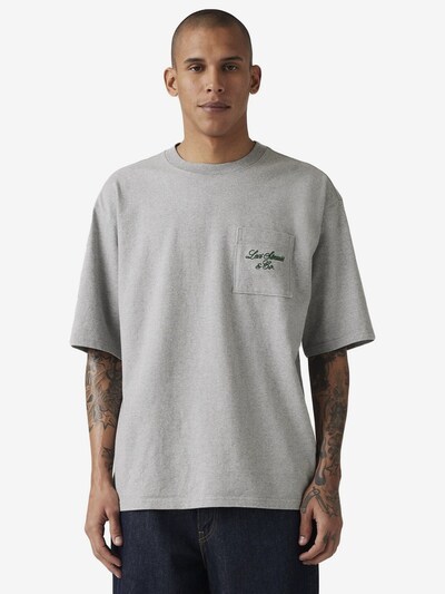 LEVI'S ® Shirt 'LEVI'S® HALF SLEEVE GR PCKT T GREY' in L in de kleur Grijs, Productweergave