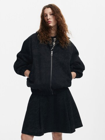 Desigual Between-season jacket in Black: front