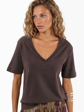 Busem T-Shirt in Braun