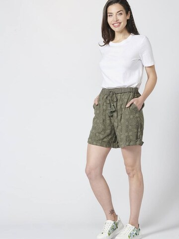 KOROSHI Regular Shorts in Grün