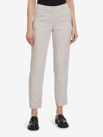 Betty Barclay Regular Pleated Pants in Beige: front