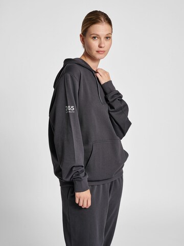 Hummel Sports sweatshirt in Grey: front