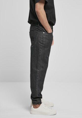 SOUTHPOLE Tapered Jeans in Schwarz