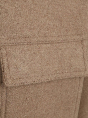 Suitable Tussenjas in Beige