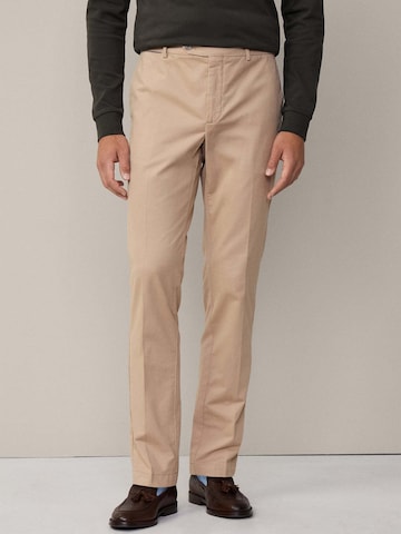 Coupe slim Pantalon chino 'Kensington' Hackett London en beige : devant