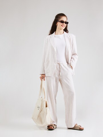 balta VERO MODA Laisvas Kelnės 'VMLOLA'
