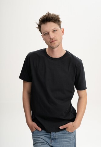MELA Shirt 'Izaan' in Black: front
