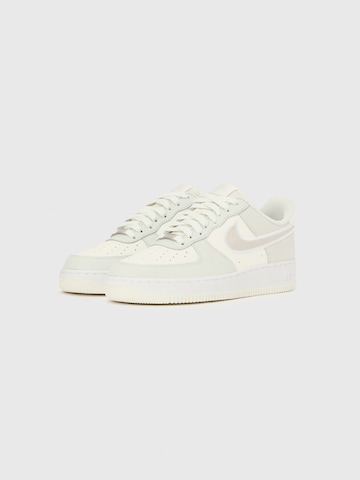 Sneaker bassa 'AIR FORCE 1 '07 LV8' di Nike Sportswear in bianco