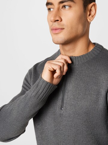 Brandit Pullover 'Armee' in Grau