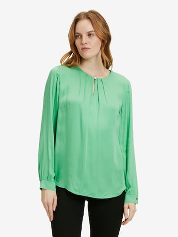 Betty Barclay Blouse in Green: front