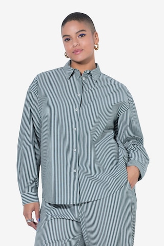 Studio Untold Blouse in Green: front