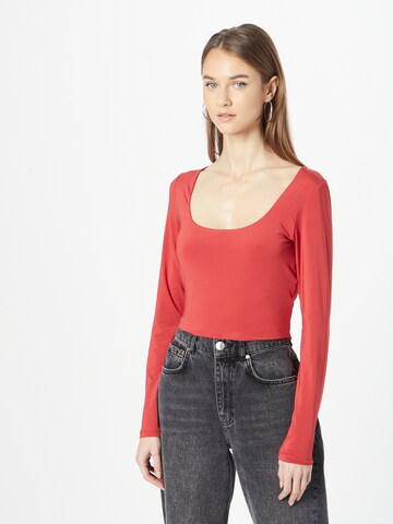 T-shirt Cotton On en rouge : devant