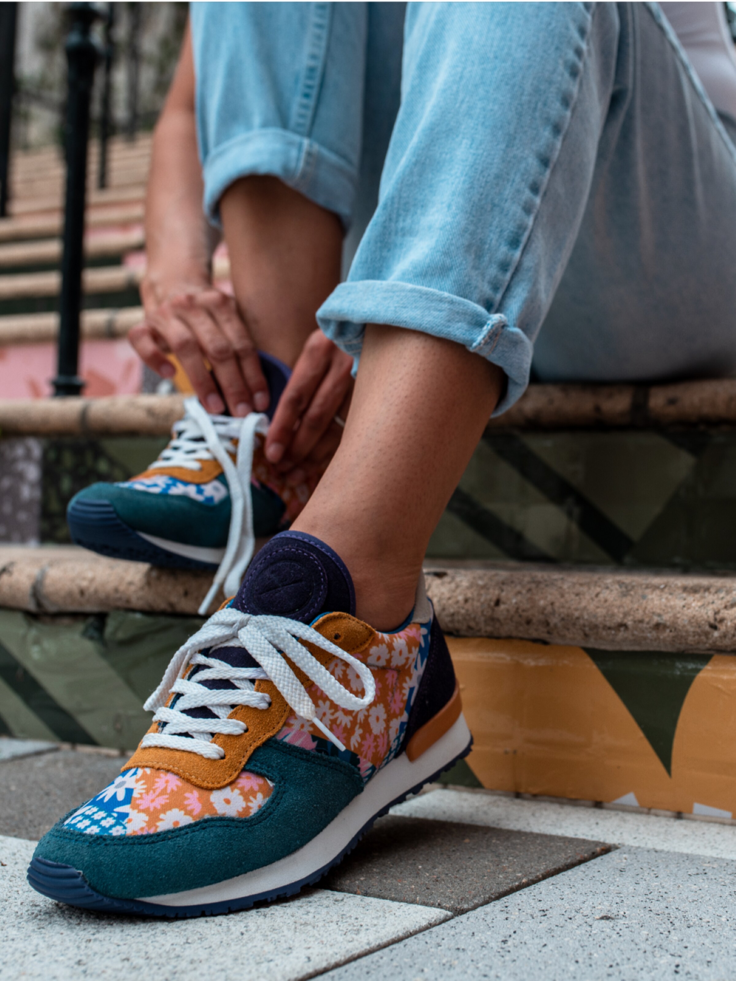 inkkas Sneaker low 'Inkkas Hendrix Tennis – handgefertigter Damen-Sneaker mit retro-inspiriertem Patchwork-Design'‌‌‌‌‌ in Mischfarben