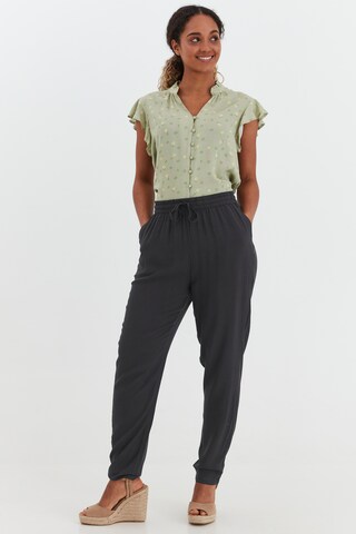 Tapered Pantaloni di b.young in nero
