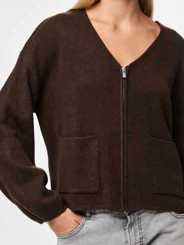 PIECES - Cárdigan 'PCJunna' en marrón