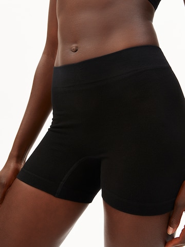 ARMEDANGELS Broekje in Zwart