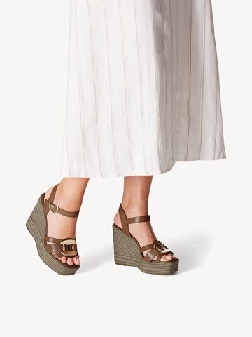 Sandales Tamaris en marron : devant