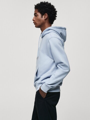 MANGO MAN Sweatshirt 'Bone' i blå