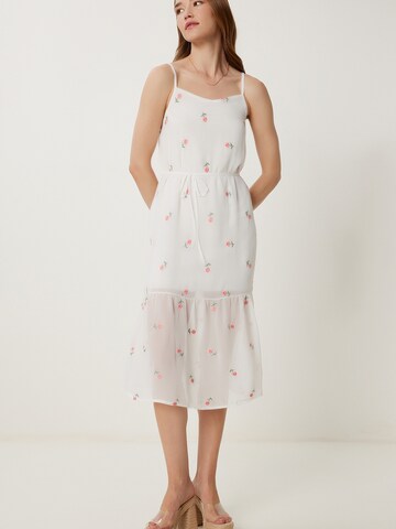 Robe d’été Happiness İstanbul en blanc
