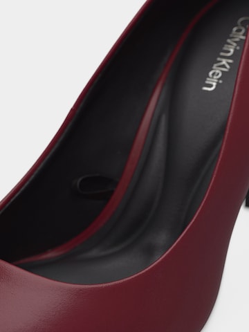 Escarpins 'ESS' Calvin Klein en rouge