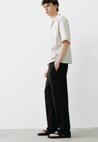 Pull&Bear Regular Trousers in Black