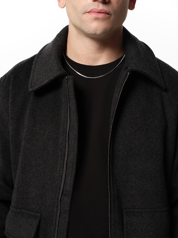 ABOUT YOU x Jaime Lorente Between-Season Jacket 'Fabrice' in Grey