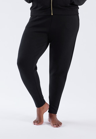 Q by Endurance Loose fit Workout Pants in Black: front