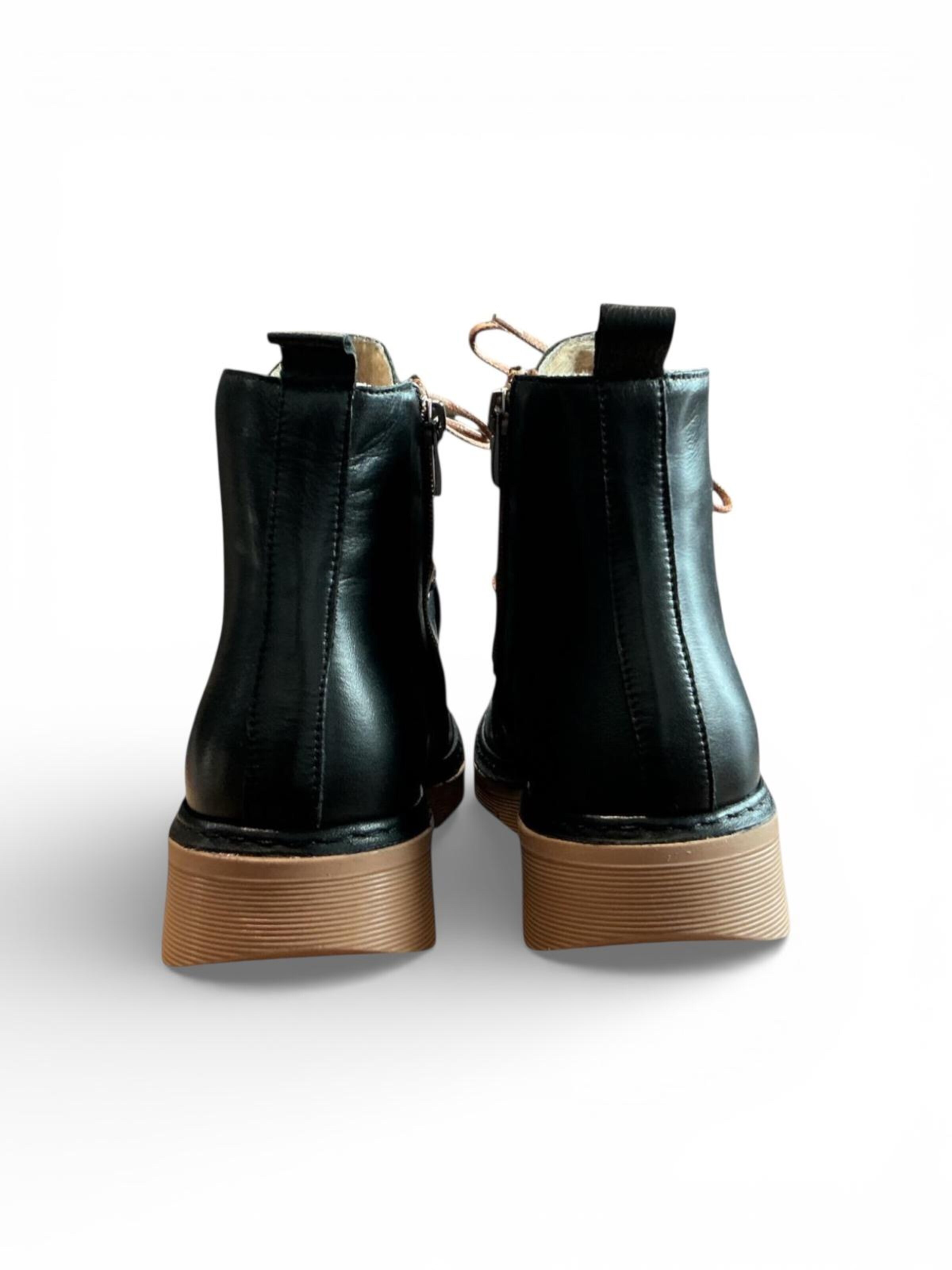 Begoria Boots 'SoftStep High Moc'‌‌‌‌‌ in Schwarz