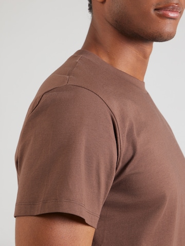 T-Shirt 'Len' ABOUT YOU en marron