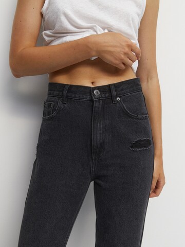 Pull&Bear Regular Jeans in Black